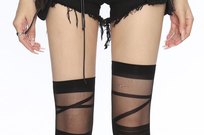 Low Rise Frayed Denim Hot Pants
