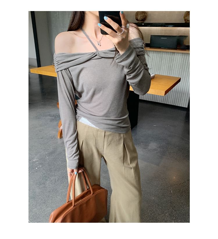 Plain Ruched Off-Shoulder Long-Sleeved Tee