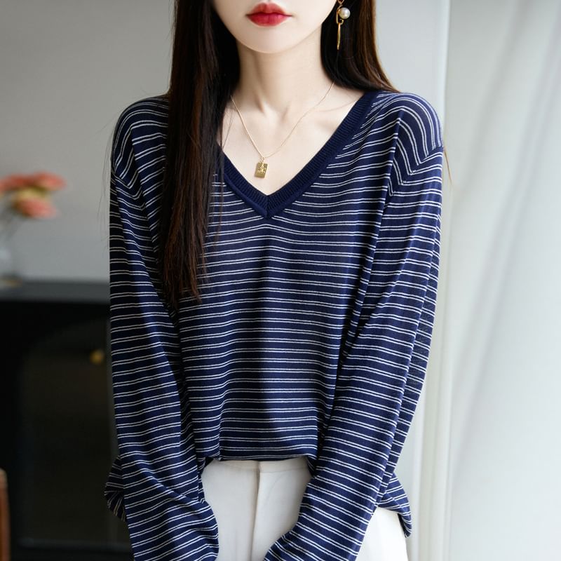 Striped V-Neck Long-Sleeved T-Shirt