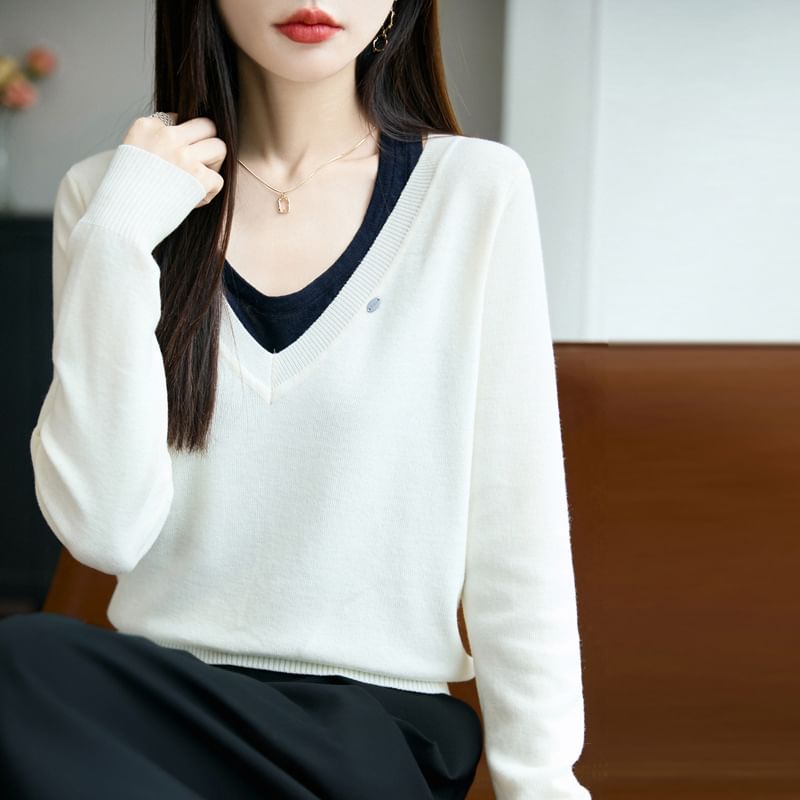 Two-Tone V-Neck Mock Two-Piece Long-Sleeved Sweater