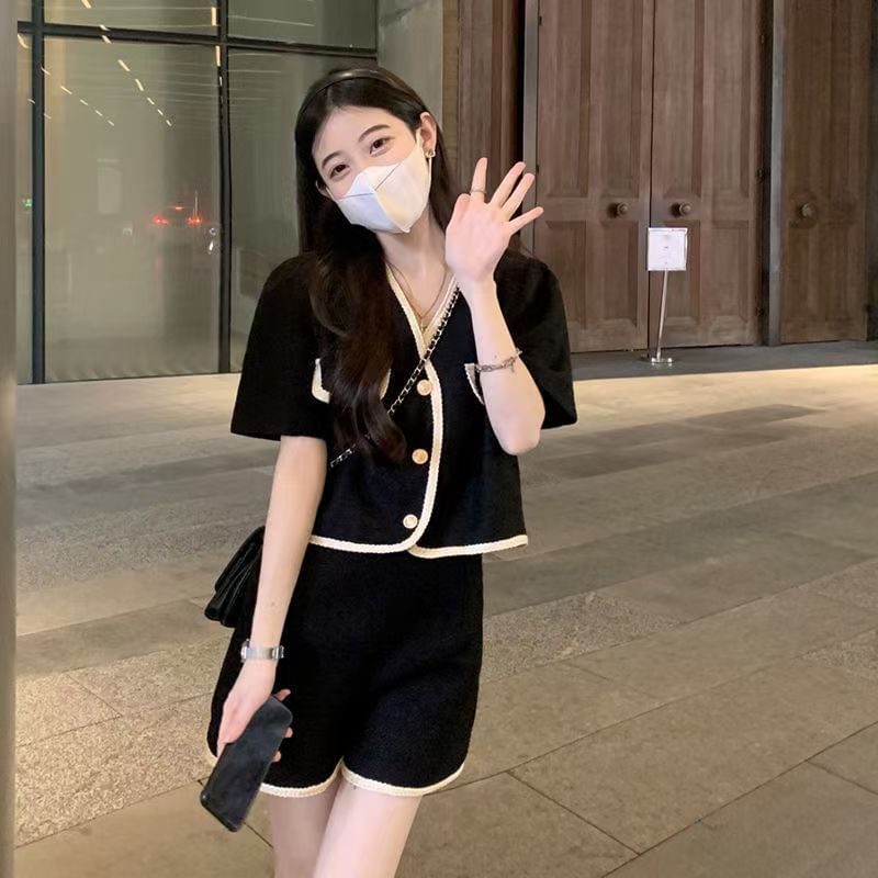 Set: Short-Sleeve V-Neck Contrast Trim Tweed Crop Button Jacket + Shorts