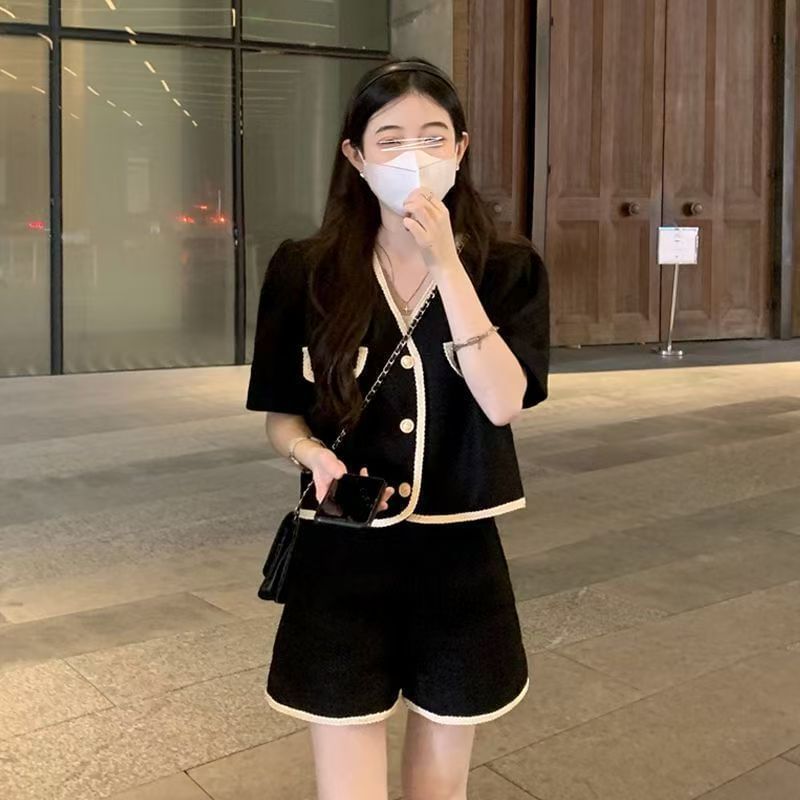 Set: Short-Sleeve V-Neck Contrast Trim Tweed Crop Button Jacket + Shorts