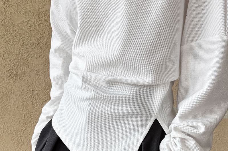 Boat-Neck Ruched Asymmetric Slit Long-Sleeved Tee