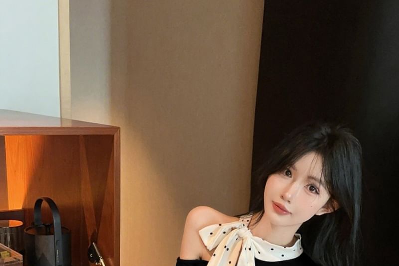 Long-Sleeve Off Shoulder Asymmetrical Lace Trim Tee