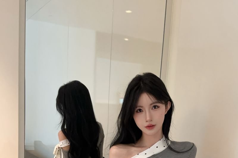 Long-Sleeve Off Shoulder Asymmetrical Lace Trim Tee