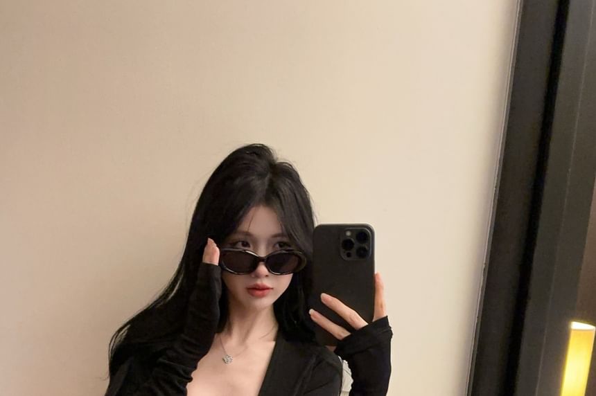 Long-Sleeve V-Neck Lace Bodysuit Top / Low Waist Mini Pencil Skirt