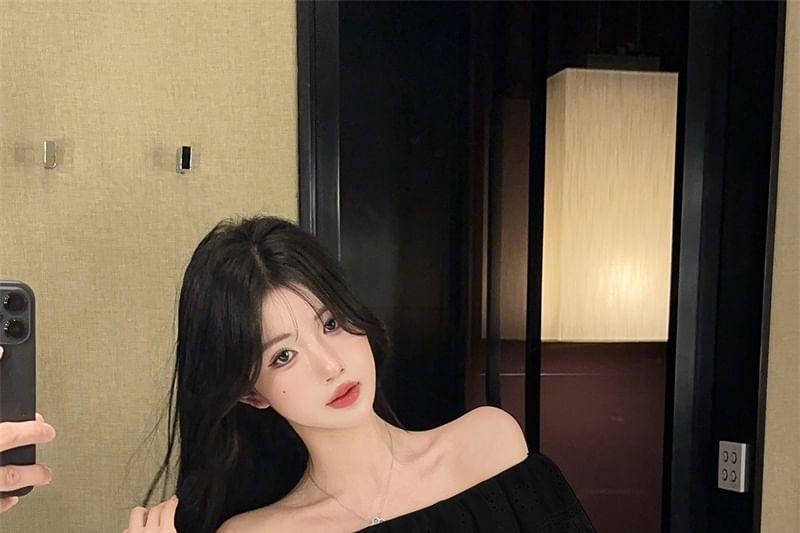 Plain Lace-Panel Off-Shoulder Sleeved Blouse