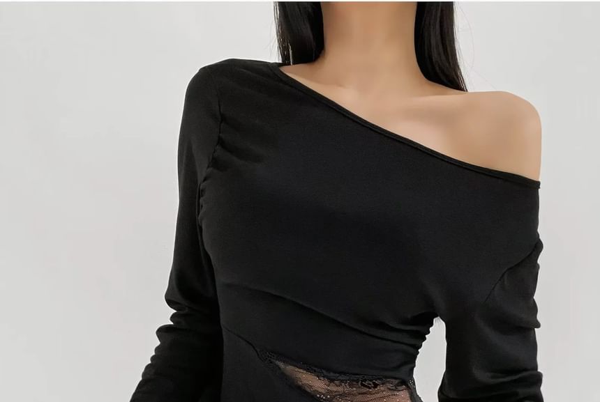 Long-Sleeve Round Neck Asymmetrical Lace Panel Ruched Sheer T-Shirt