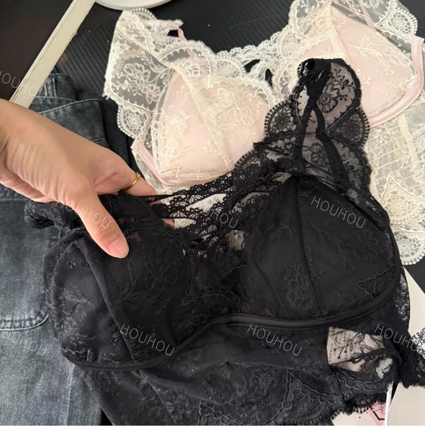 Lace Padded Crop Tank Top
