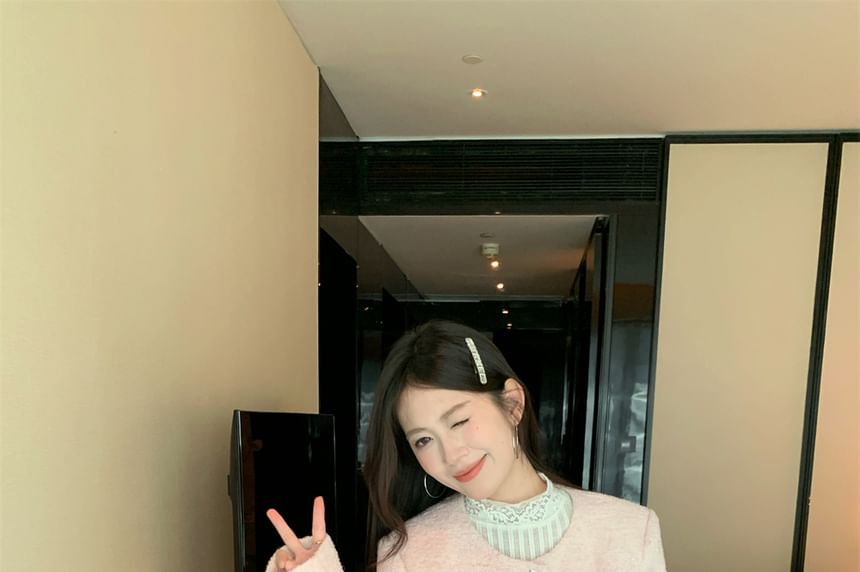 Round Neck Button Jacket & Stand Collar Lace Top