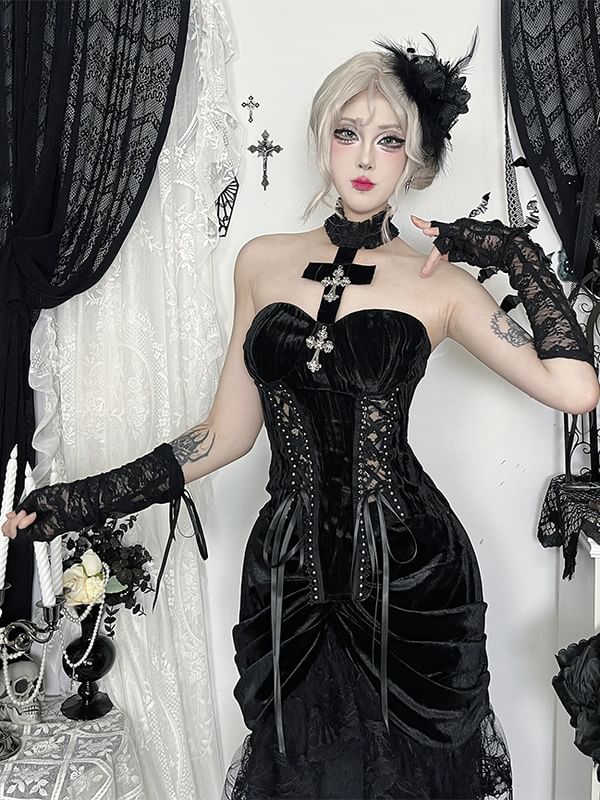 Halter Neck Lace Bustier & High Waist Maxi A-Line Skirt