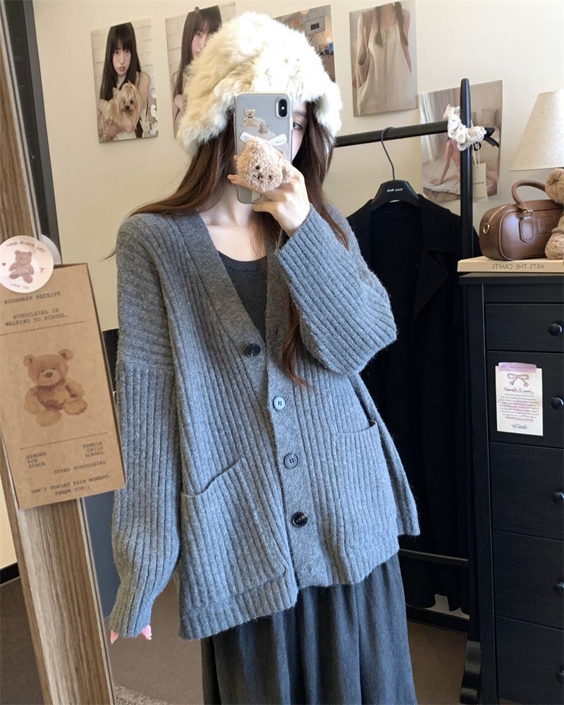 Ribbed Knit V-Neck Cardigan
