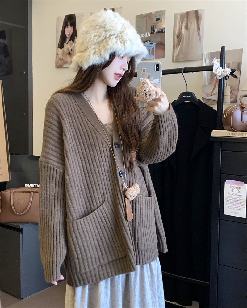 Ribbed Knit V-Neck Cardigan
