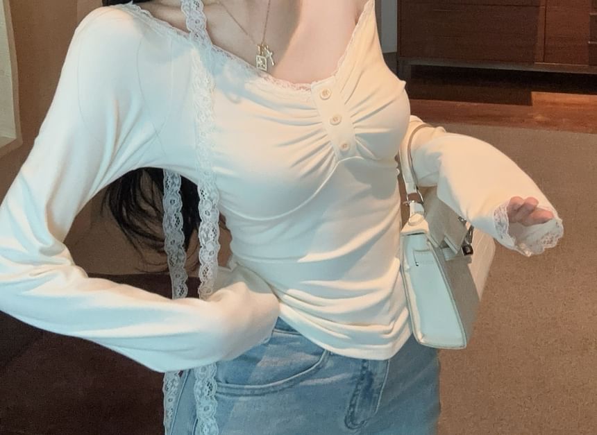 Long Sleeve V-Neck Ruched Lace Trim Top