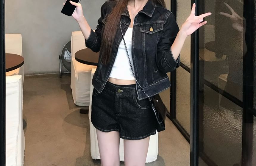 Collared Contrast Stitched Zip-Up Denim Jacket / Low Waist Hot Pants / Wide Leg Jeans
