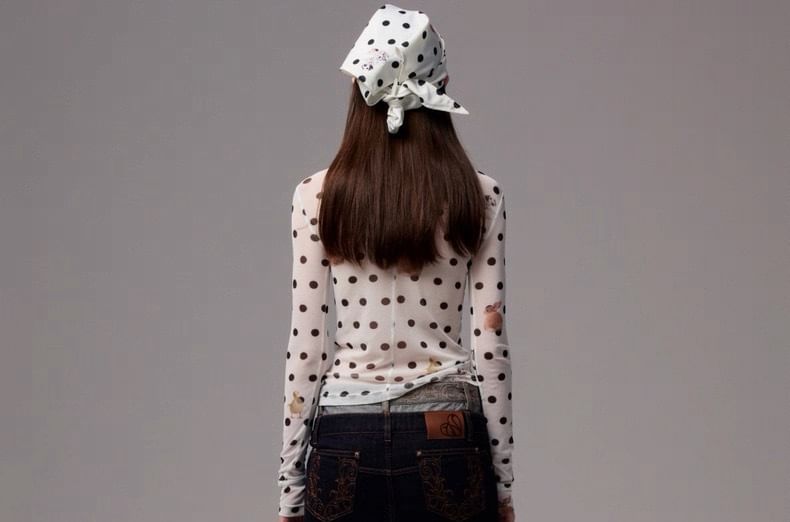 Long-Sleeve Crew Neck Dotted T-Shirt