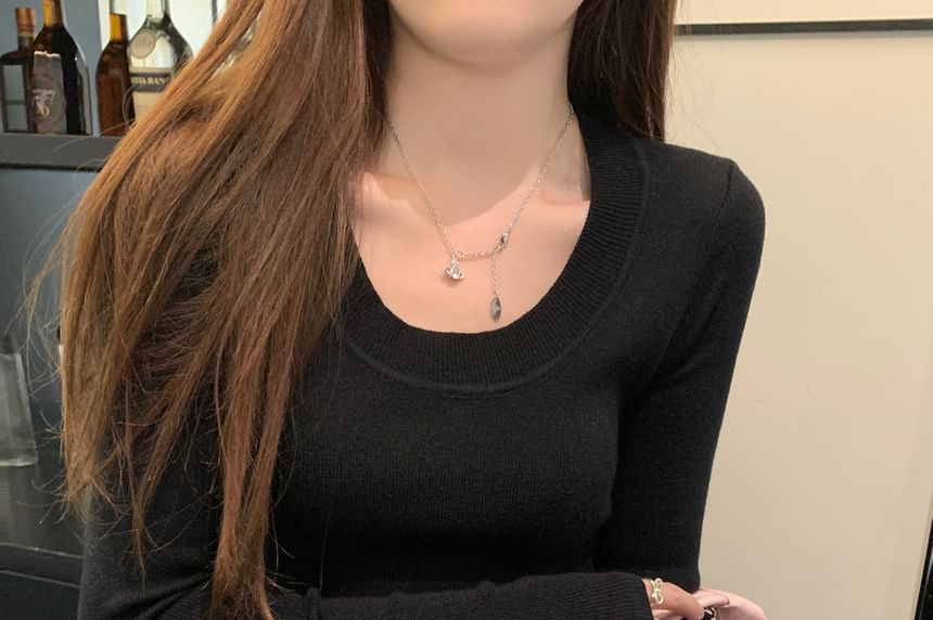 Scoop-Neck Long-Sleeve Basic Knit Tee