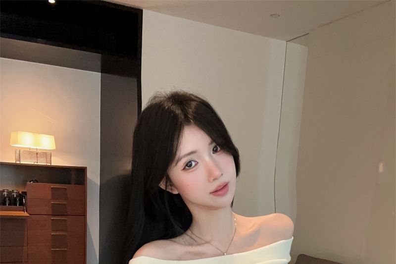 Boat-Neck Short-Sleeve Knit Top with Arm Sleeves and Belt Set