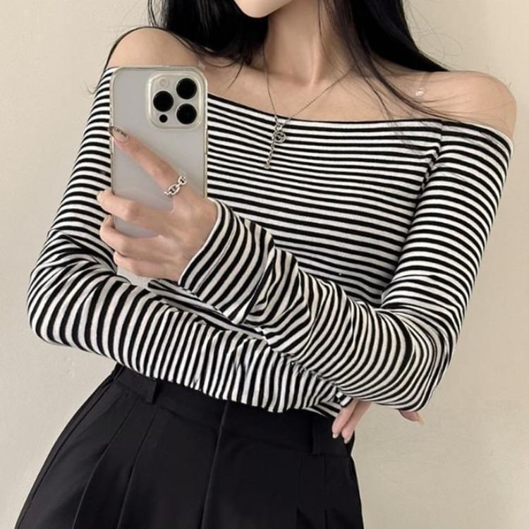 Off-Shoulder Striped Slim Fit Tee with Long Sleeves