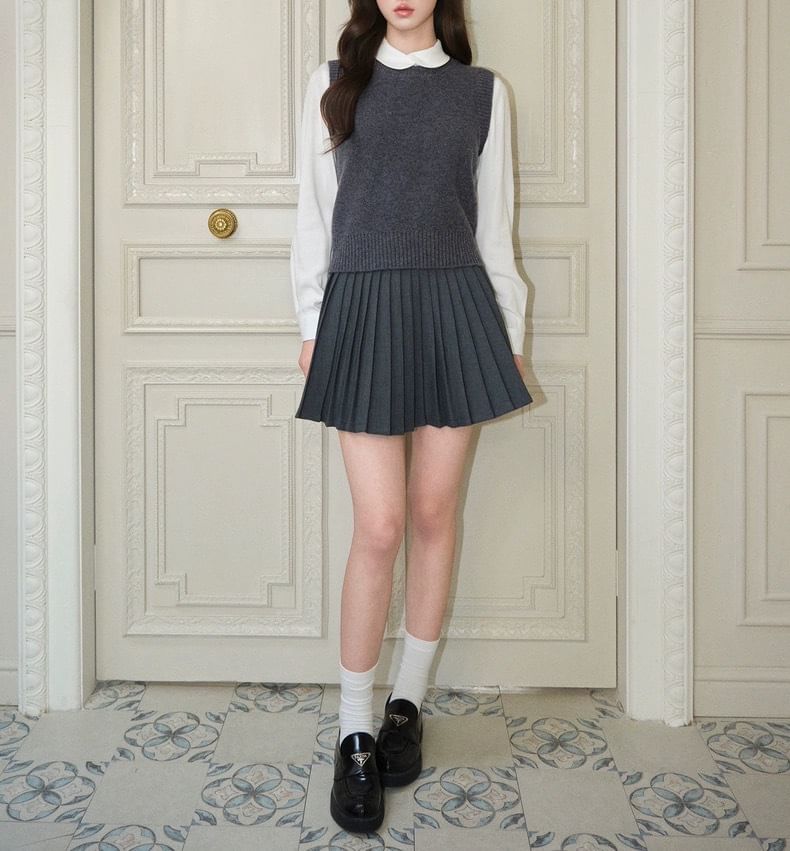 Crew Neck Plain Sweater Vest