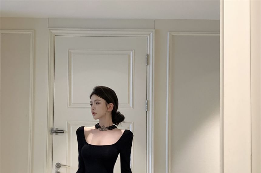 Long-Sleeve Scoop Neck Plain Maxi A-Line Dress