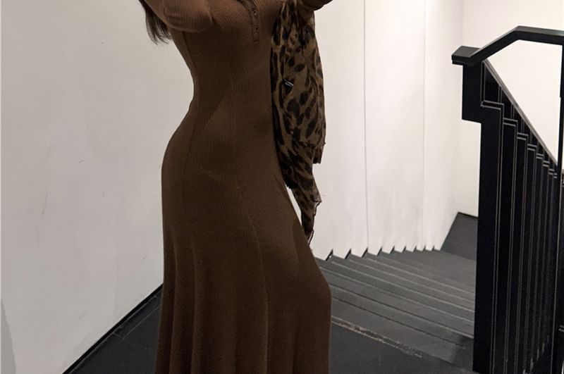 Long-Sleeve Scoop Neck Plain Maxi Sheath Knit Dress