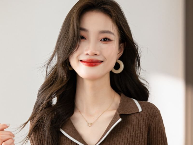 Lapel Collar Knit Top with Long Sleeves and Contrast Trim