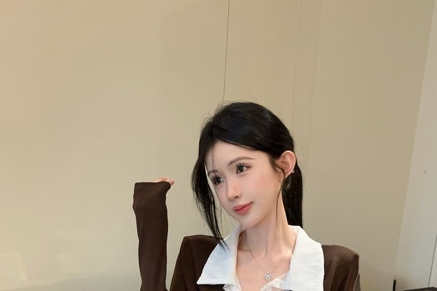 Mock Two-Piece Collar Lace Panel Slim Fit Long-Sleeve T-Shirt
