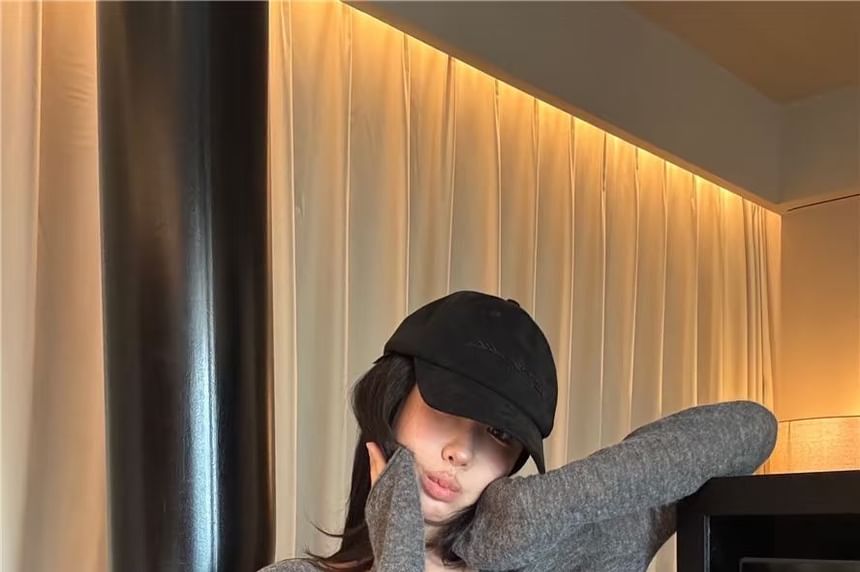 Melange V-Neck Long-Sleeve Knit Top