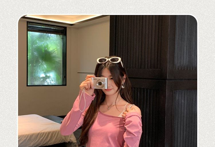 Plain Scoop-Neck Long-Sleeve T-Shirt