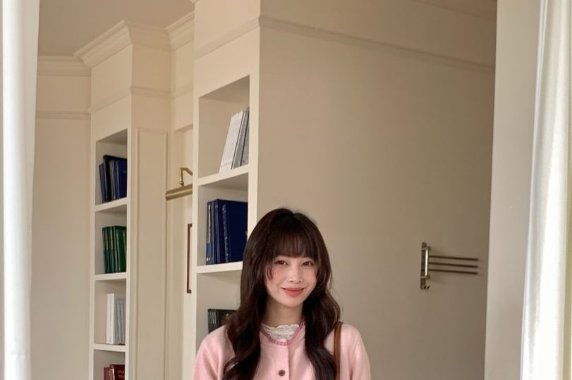 Crewneck Button-Up Plain Crop Cardigan