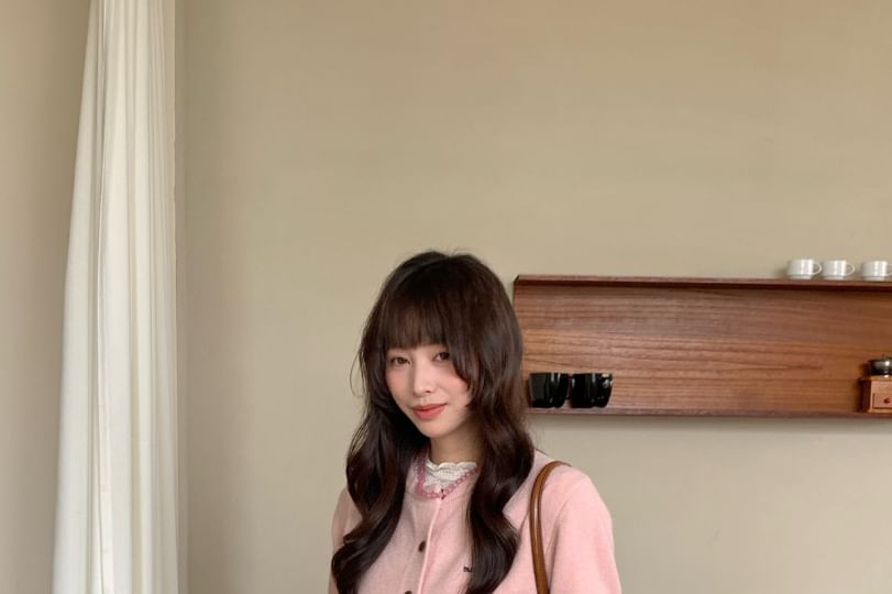 Crewneck Button-Up Plain Crop Cardigan