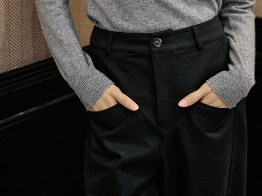 Long-Sleeve Turtleneck Knit Top