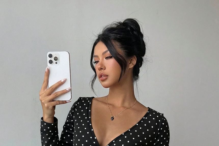 Polka Dot Peplum Crop Top with V-Neck & Long Sleeves