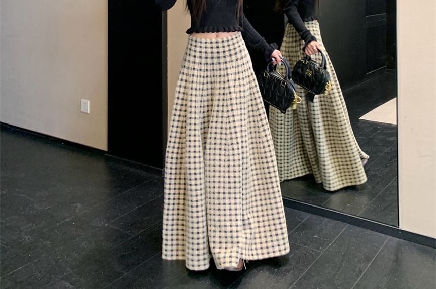 Knit Top and Plaid Maxi A-Line Skirt Long-Sleeve