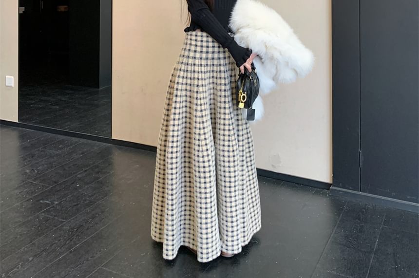 Knit Top and Plaid Maxi A-Line Skirt Long-Sleeve