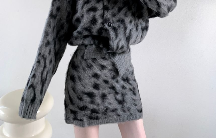 Set: Collar Leopard Print Cardigan + High Rise Mini Pencil Knit Skirt