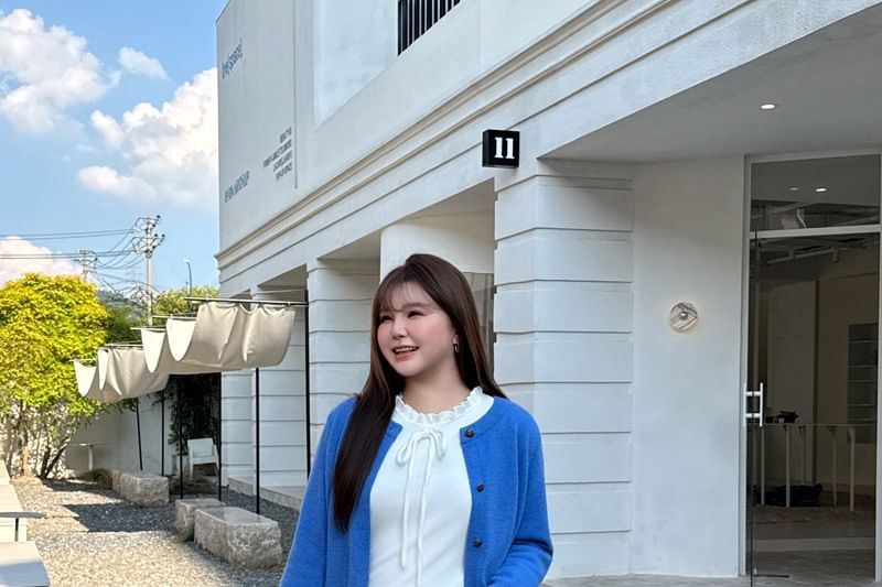 Plus Size Round Neck Plain Button Up Cardigan