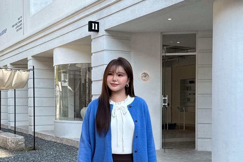 Plus Size Round Neck Plain Button Up Cardigan
