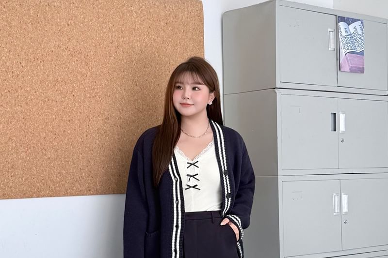 Plus Size V-Neck Contrast Trim Button Up Cardigan