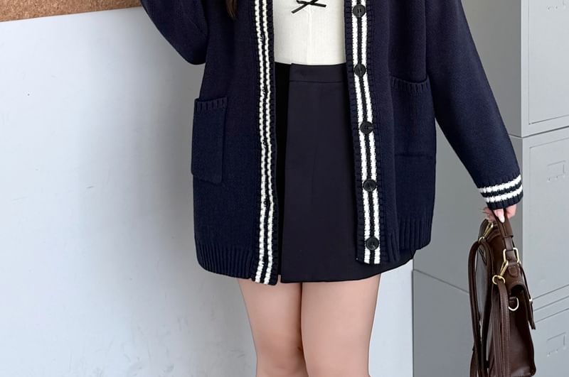 Plus Size V-Neck Contrast Trim Button Up Cardigan