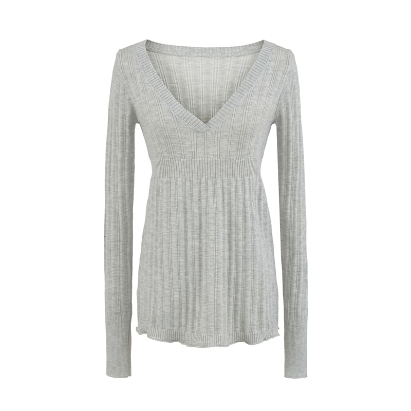 Plain Knit Top with V-Neck and Long Sleeves