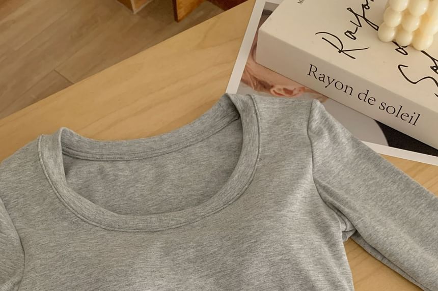 Plain Padded Tee with Round Neck and Long Sleeves
