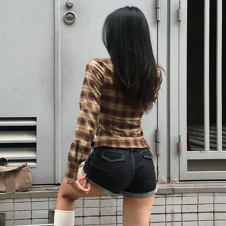 Tailored Plaid Long-Sleeve Button-Up Shirt