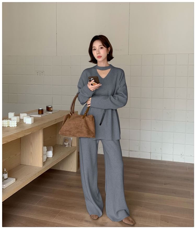 Set: V-Neck Sweater with High-Waist Wide Leg Trousers