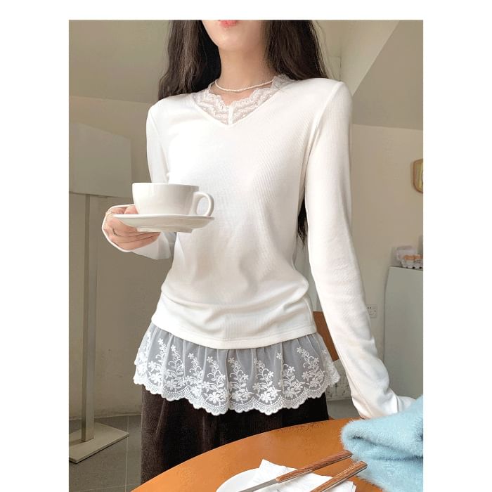 V-Neck Lace-Trimmed Fitted Long Sleeve Tee