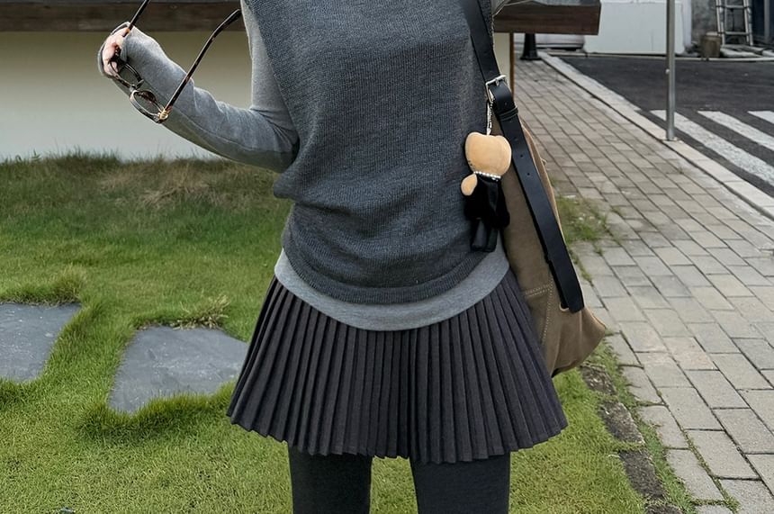 Sleeveless Sweater Vest & Long-Sleeve Tee & Pleated Mini Skirt Set
