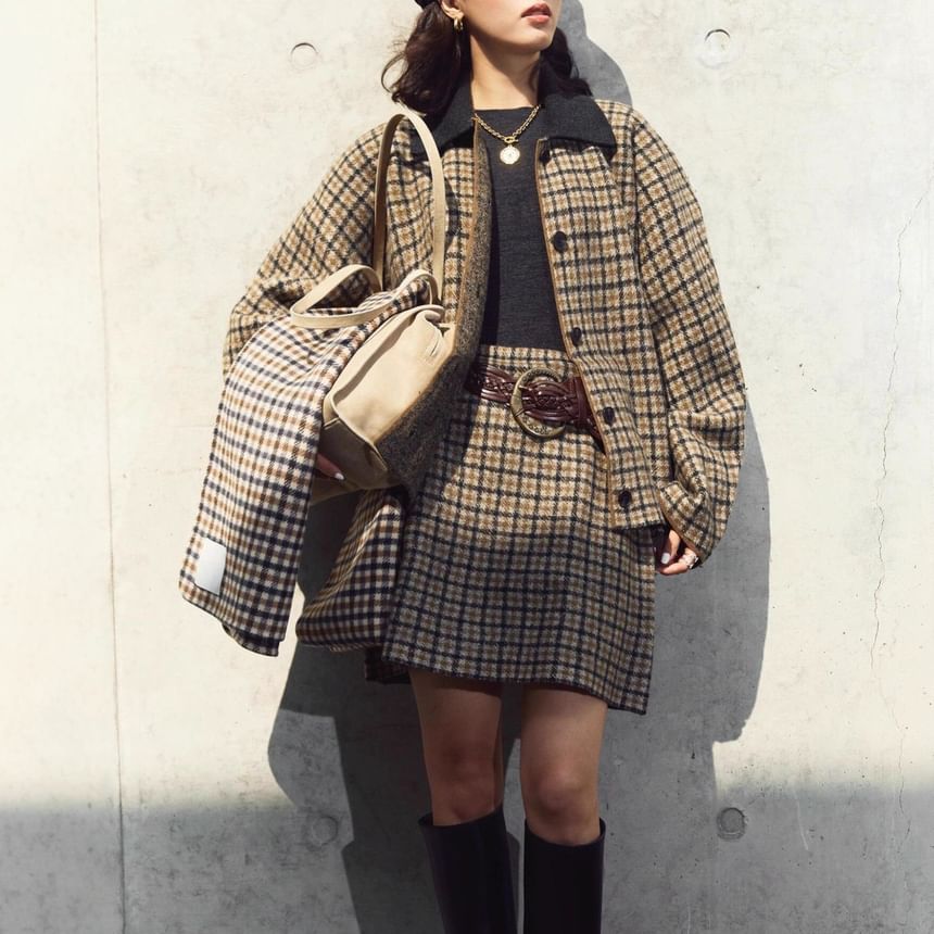 Contrast Collar Plaid Wool Jacket & Mini Skirt Set
