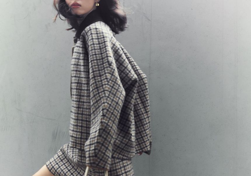 Contrast Collar Plaid Wool Jacket & Mini Skirt Set