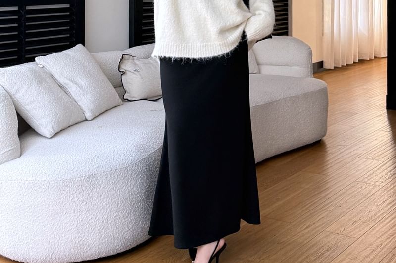 Classic V-Neck Solid Knit Pullover